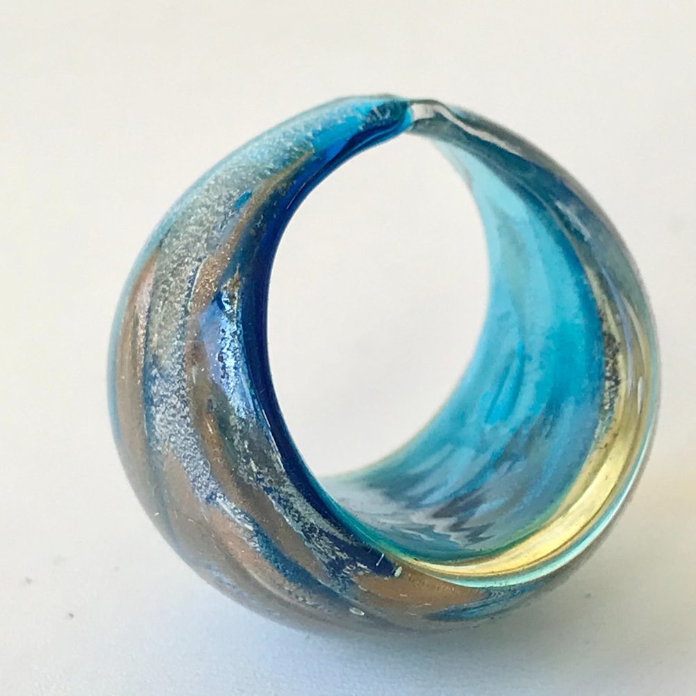 Vintage Murano Style Art Glass Dome Cocktail Ring Size 7 Aqua Blue Metallic - Picture 9 of 12